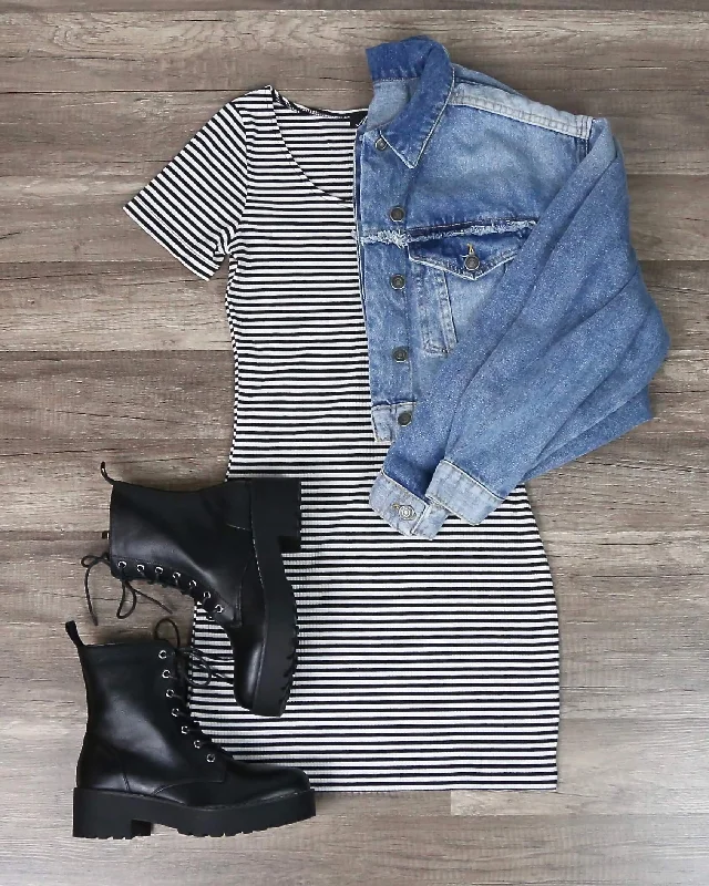 Motel - Memory Ribbed Bodycon Stripe Dress in Black and White Tunics Sophisticated sleek