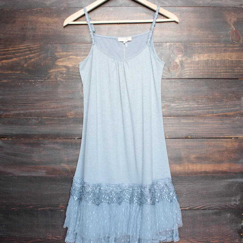 DUSTY BLUE