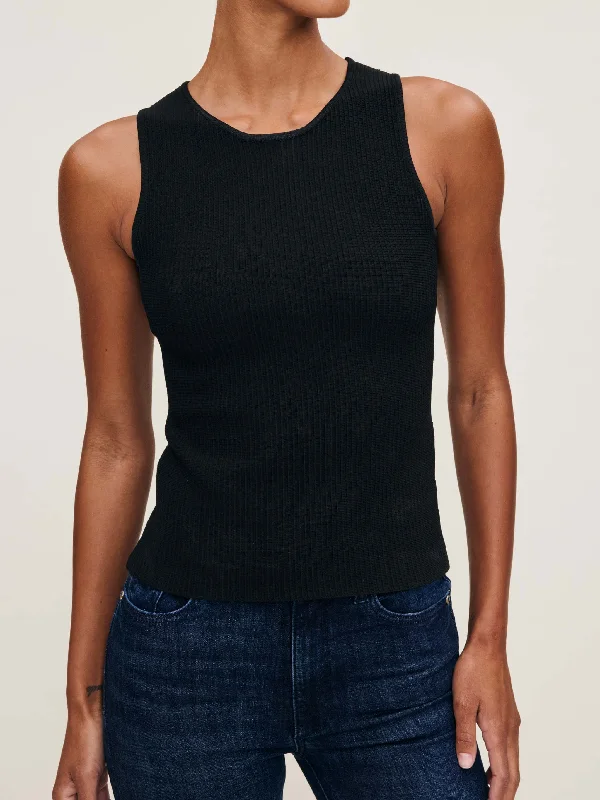 Racer Tank Instasculpt™ Rib | Black cozy tank top